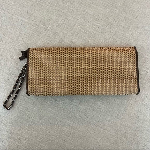NWOT Bueno Tan and Brown Woven Clutch with Bow - Picture 5 of 13